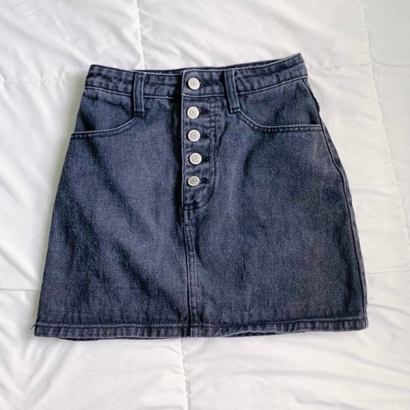 Brandy Melville Dresses & Skirts - BRANDY MELVILLE! BLACK BUTTON UP SKIRT!
